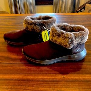 Sketchers Air Cooled Goga Mat Boots sz 10